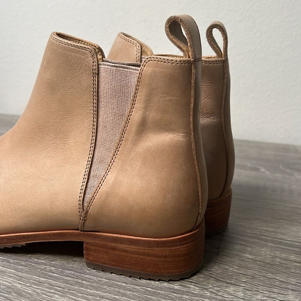Nisolo Eva Everyday Chelsea Boot Shoes - Picture 3 of 6